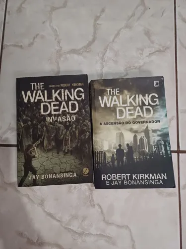 Lote livros the walking dead Robert kirkman e Jay bonansinga