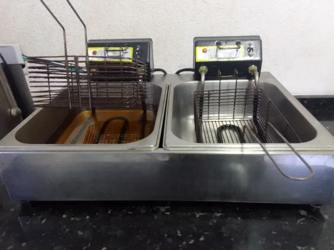 Fritadeira elétrica 02 cubas