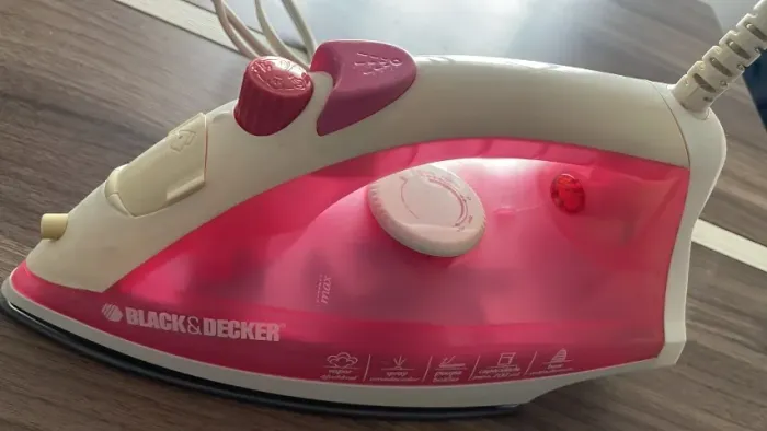 Ferro a Vapor Black & Decker AJ2000