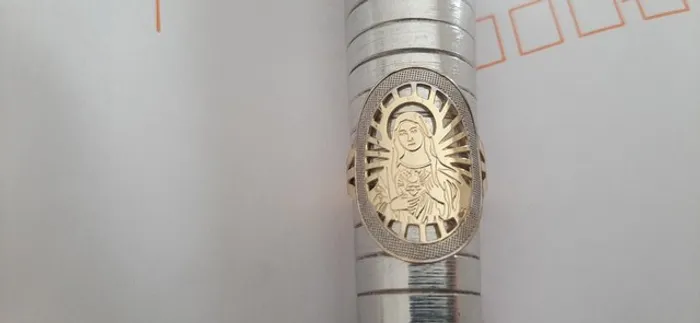 Lindo Anel de Nossa Senhora banhado a ouro 18k