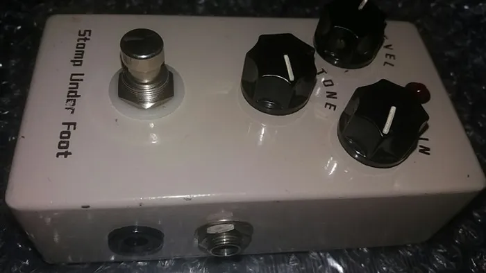 Pedal De Guitarra Stomp Under Foot.