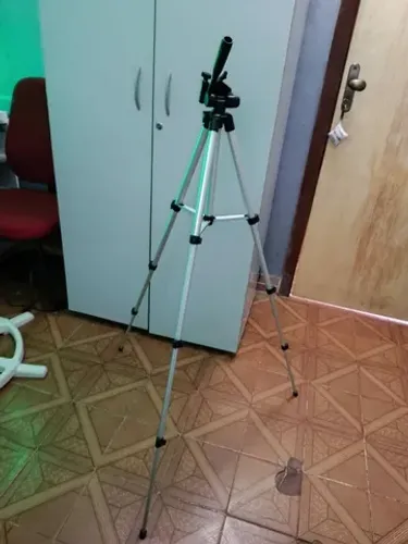 Tripé para câmeras fotográficas e celulares 