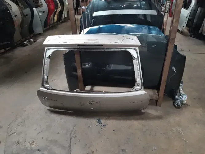 Tampa traseira Fiat Punto