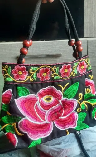 Bolsa de tecido bordada - estilo vintage