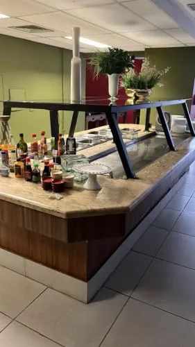 Buffet quente e frio Self service 4 metros por 3 metros Lindo!!!!
