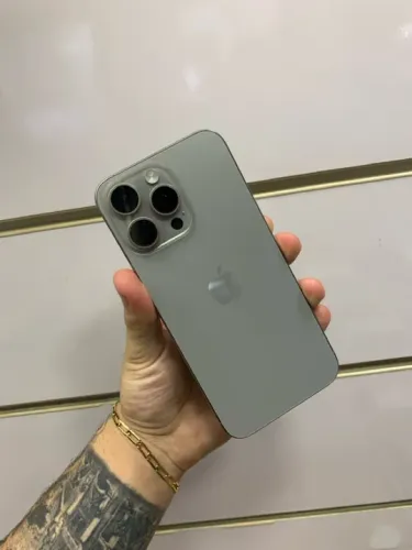 iPhone 15 pro max natural