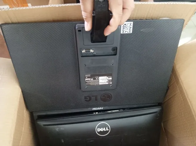 Lote de monitor de 19 polegadas sem pesinho para retirar peças , telas com detalhes, 