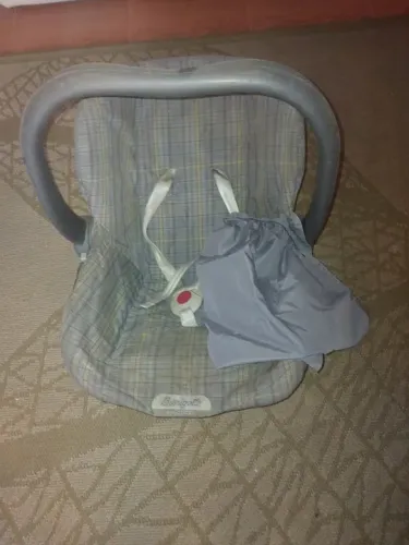 Bebê conforto Burigotto para véiculos