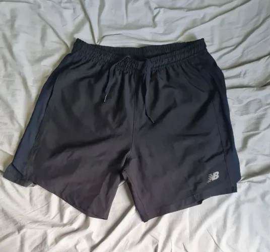 Shorts New Balance Accelerate Preto - M