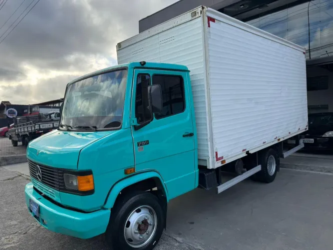 MB 709 com Baú 1994