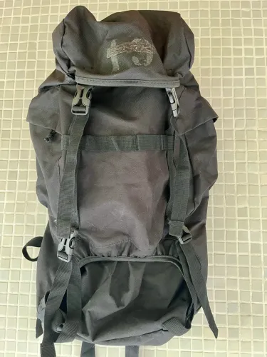 VENDO MOCHILA NTK NAUTIKA INTRUDER 45 L PRETA