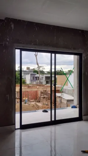 Esquadrias portas Janelas de Alumínio em geral 