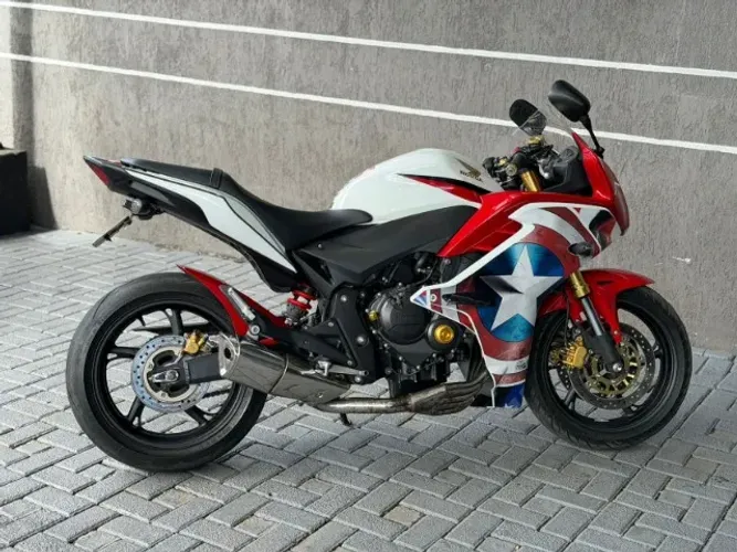 CBR 600 F 2014 com apenas 27000km