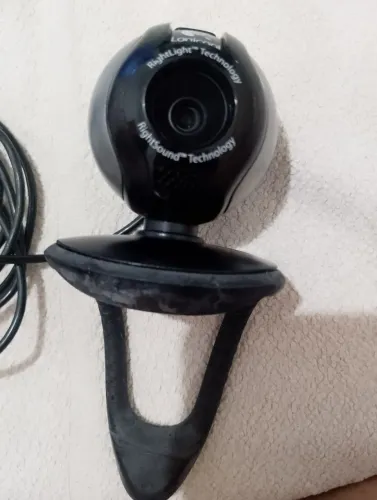 Webcam Logitech com RightLight e RightSound