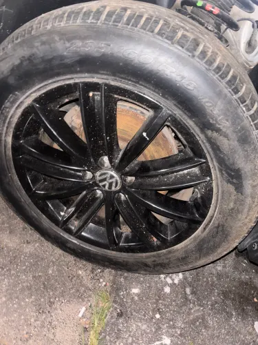 Jogo de rodas Tiguan aro 18 original R$ 2 mil