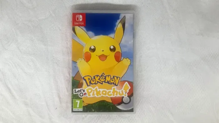 Pokemon Let's Go, Pikachu! - Switch - Midia Fisica - Semi Novo