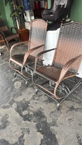 1 Cadeira de balanço em fibra