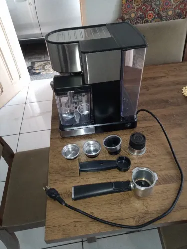 Cafeteira Expresso com Acessórios