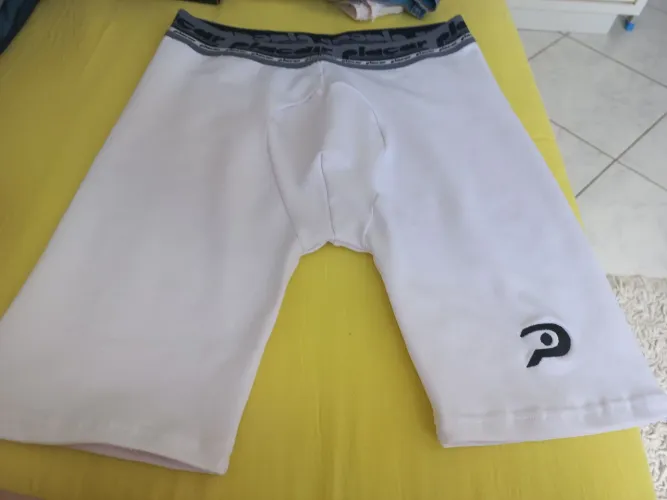 Bermuda de compressão tamanho M as duas por 80,00