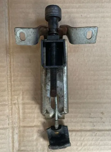 Suporte Gancho Estepe original Gm Chevrolet Montana 2011 a 2020 