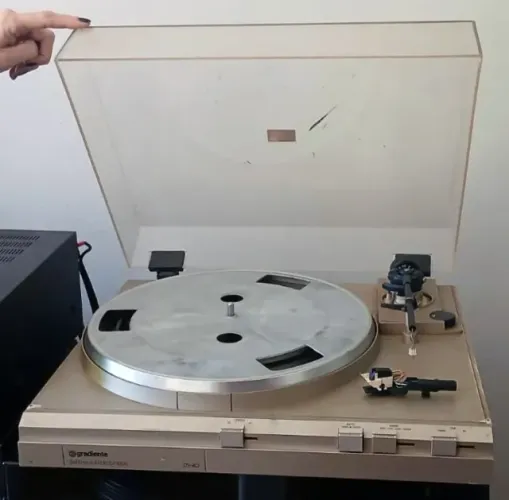 Toca-Disco Gradiente Belt Drive DS-40