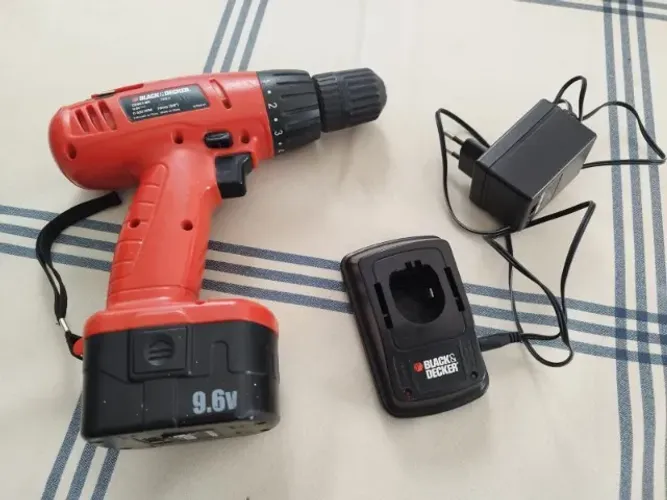Furadeira Black & Decker CO 961-BR Funcionando