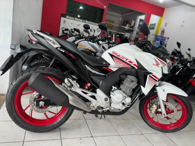 CB 250 Twister 2022