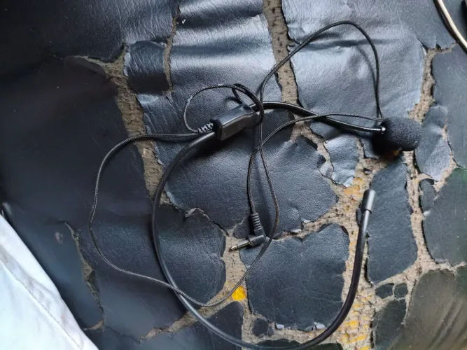 Fone de Ouvido com Microfone para Celular
