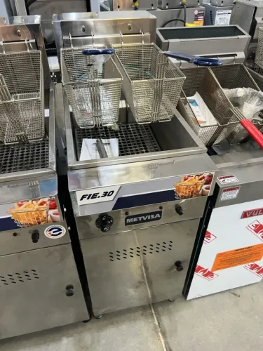 Fritadeira Industrial FIE30 água e óleo elétrica - Metvisa
