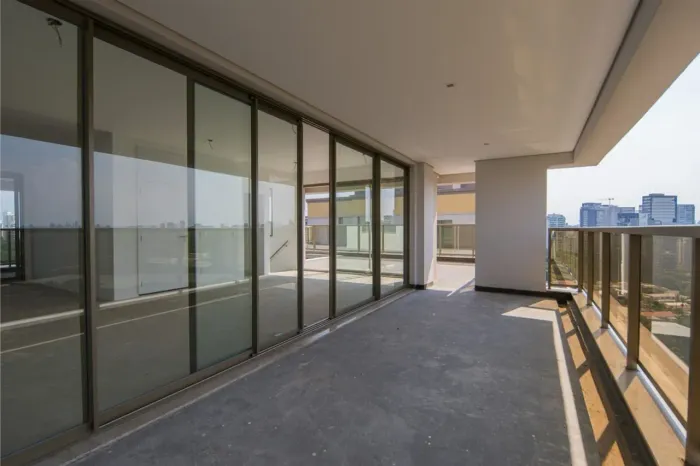 Apartamento pronto no Ibirapuera ao lado do Parque das Bicicletas com 3 suítes 3 vagas de 