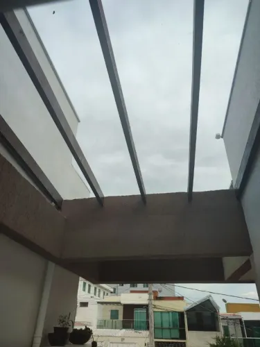 Vendo pergolado vidro incolor