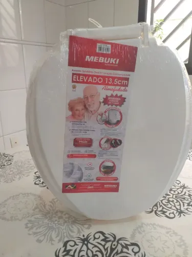 Assento Sanitário Elevado Almofadado 13,5cm - Mebuki