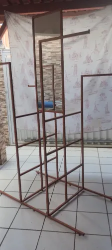 ARARA PARA LOJA EM METALON