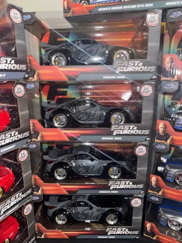 Miniatura Velozes e Furiosos Tokyo - Nissan 350z escala 1/24