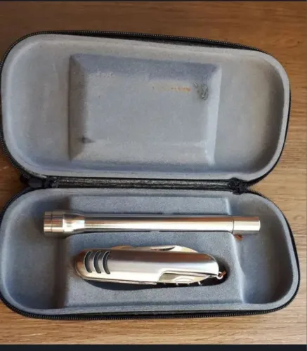 Kit Camping: lanterna + Canivete Multifunções