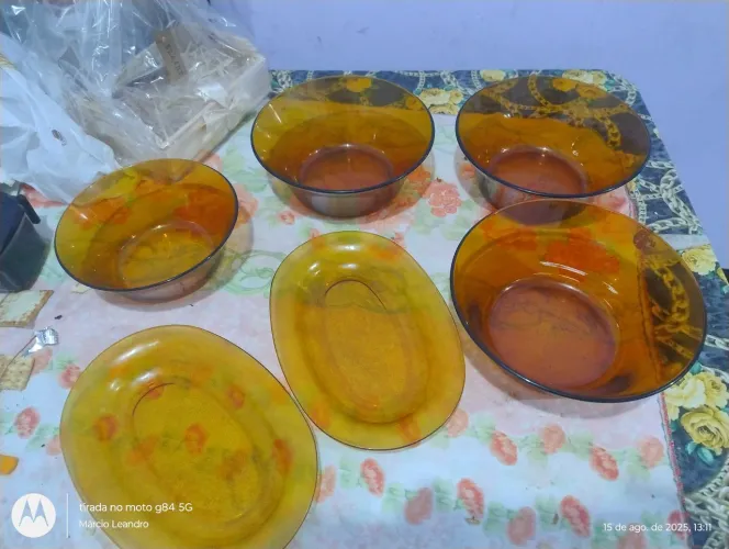 Conjunto de louças de vidro âmbar vintage