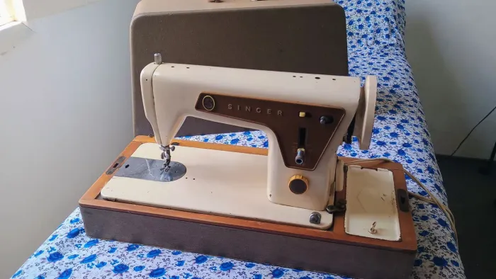 Máquina de Costura Singer Antiga