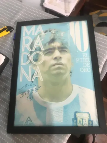 Quadro Maradona em acrílico comprado na Argentina medindo 45cm x 33 cm