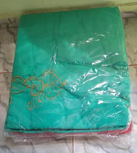 Vendo estas lindas redes. Brim bordada. Super macia e confortável. Por 220 reais cada uma.