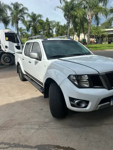 Nissan Frontier SV AT. CD 4X4 2.5 TB Dies. Aut. 2016