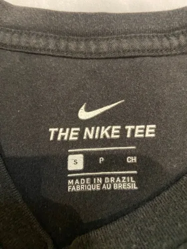 Camiseta preta básica Nike