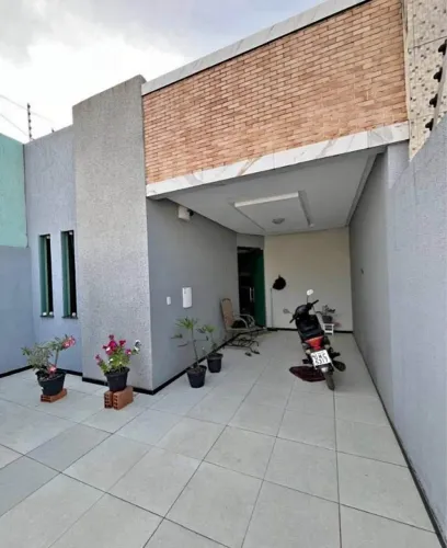 Casa padrão com 2/4 à venda no Guama