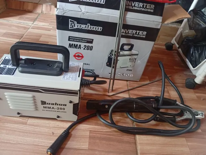 Máquina de Solda Inversora MMA-200 Huahuo
