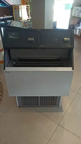 Maquina de Gelo 150A