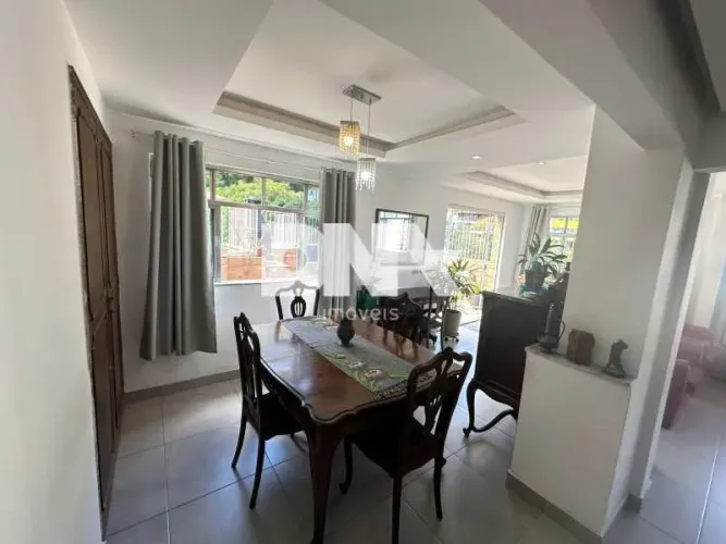 Apartamento : / Residencial / Laranjeiras