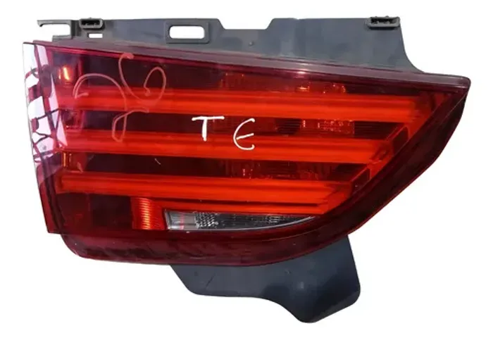 Lanterna Esquerda Tampa Traseira Bmw 535 2011 / Detalhe Esquerdo/motorista Vermelho