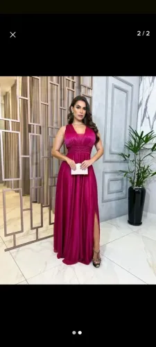 Vestido de festa GG, cor marsala.
