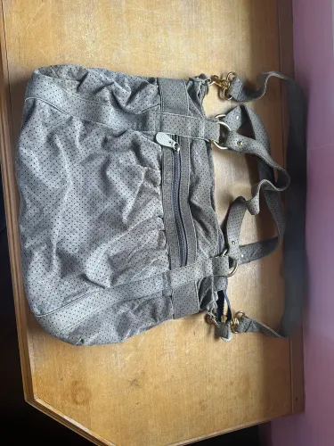 Bolsa em couro camurça