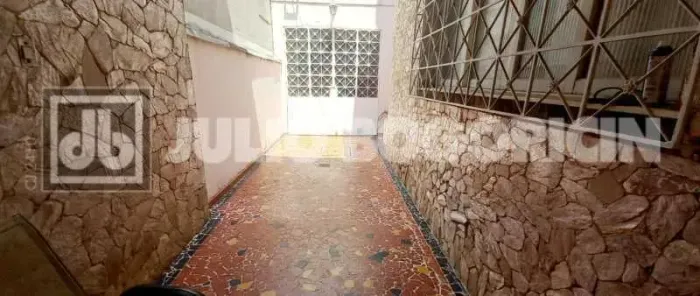 Casa de rua : / Residencial / Méier