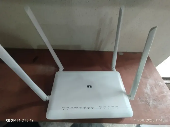 Roteador Wi-Fi com múltiplas antenas